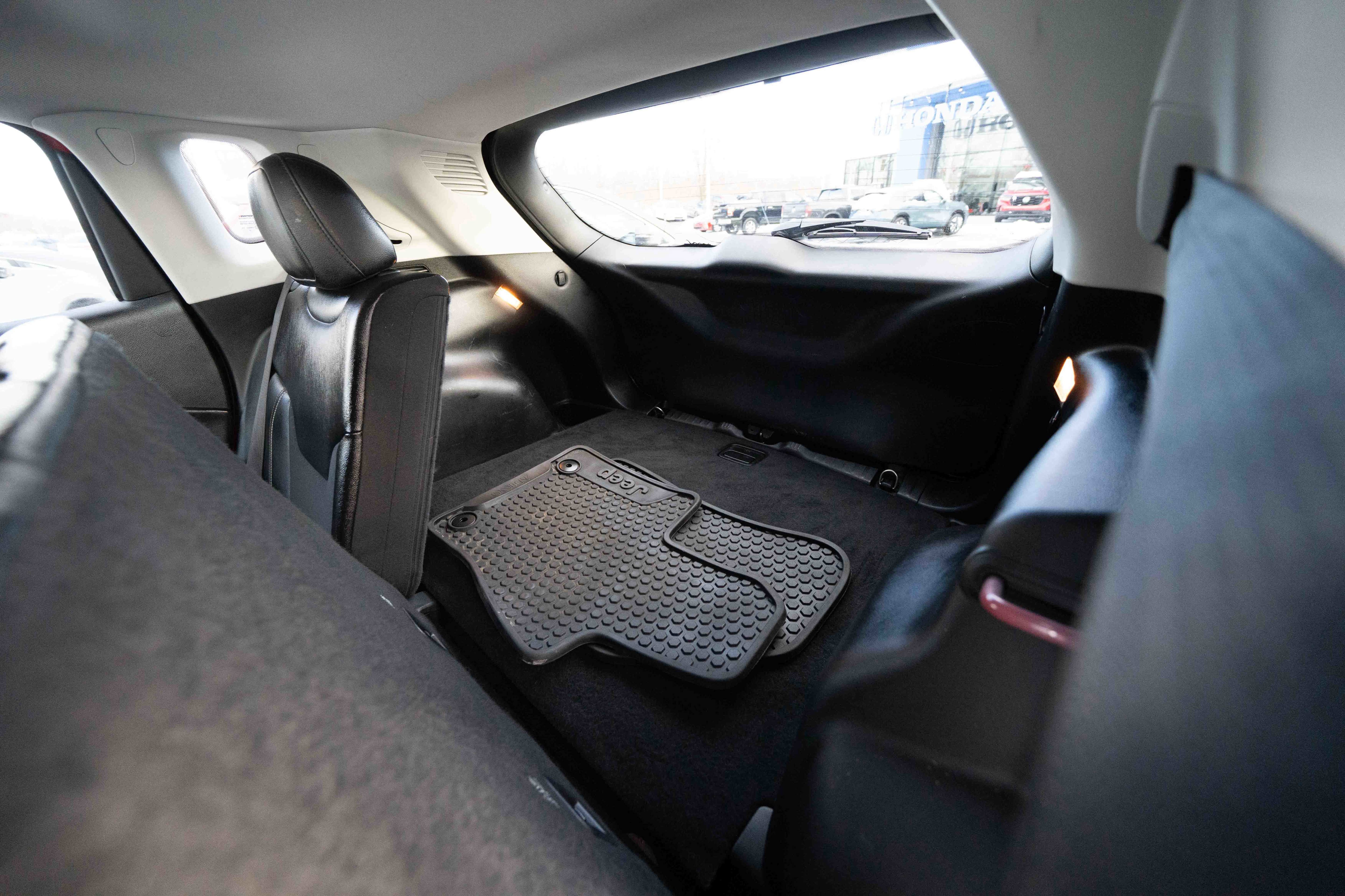 Used 2018 Jeep Compass Latitude image 24