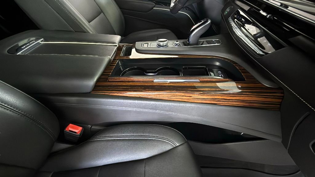 Used 2022 Cadillac Escalade Luxury image 39
