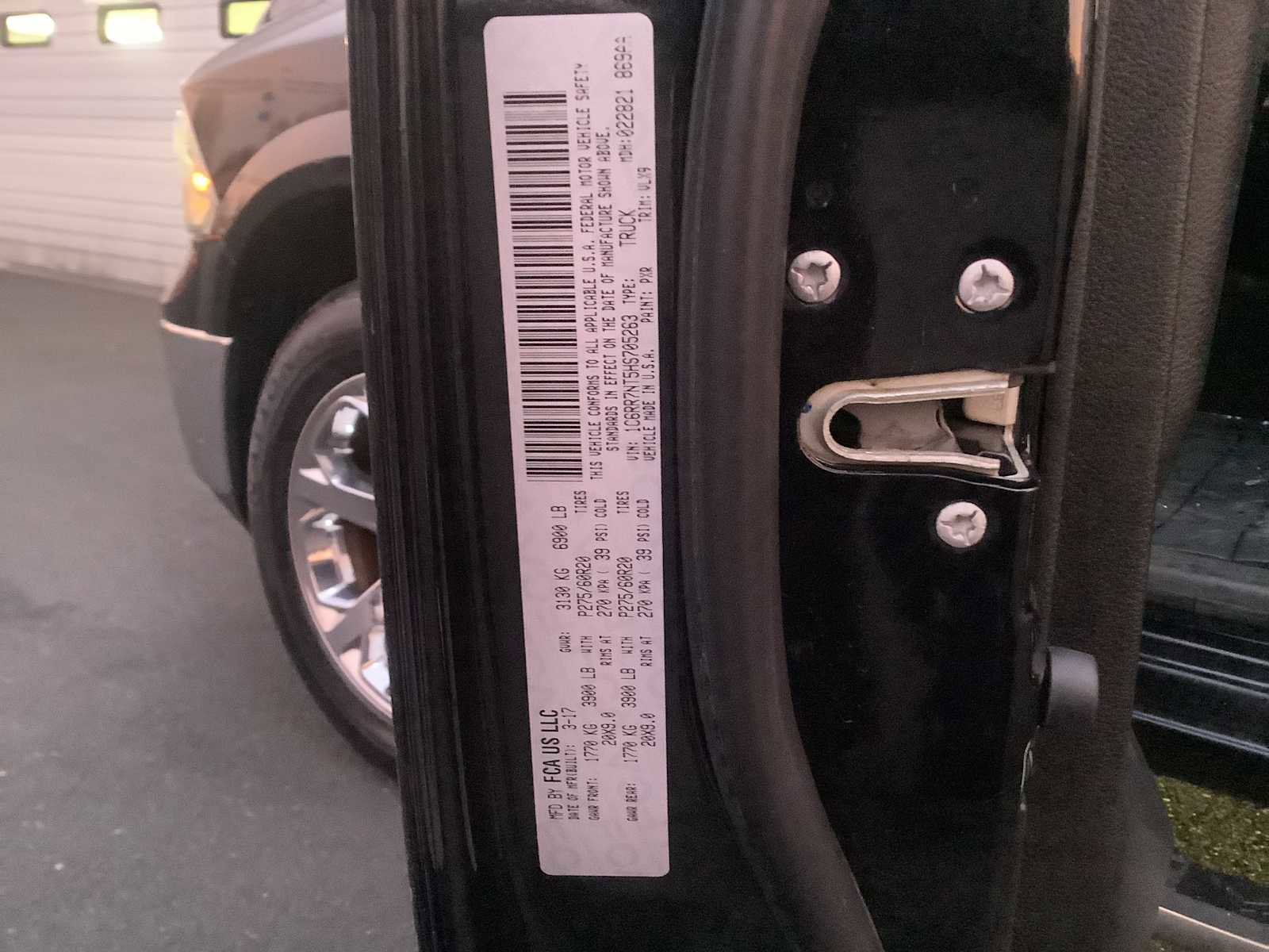 Used 2017 RAM 1500 Laramie image 22