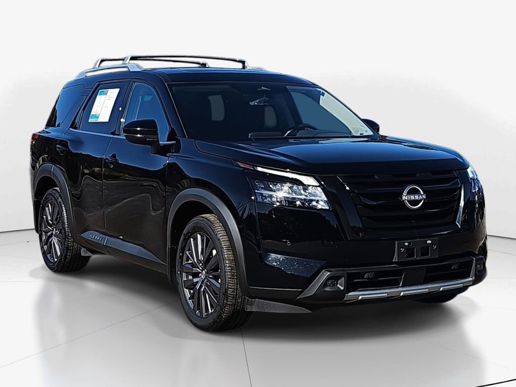 Used 2023 Nissan Pathfinder SL w/ SL Premium Package image 2