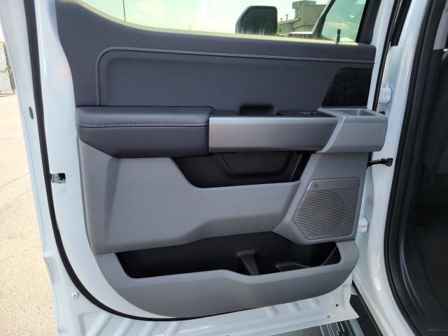 New 2026 Ford F250 4x4 Crew Cab Super Duty image 15