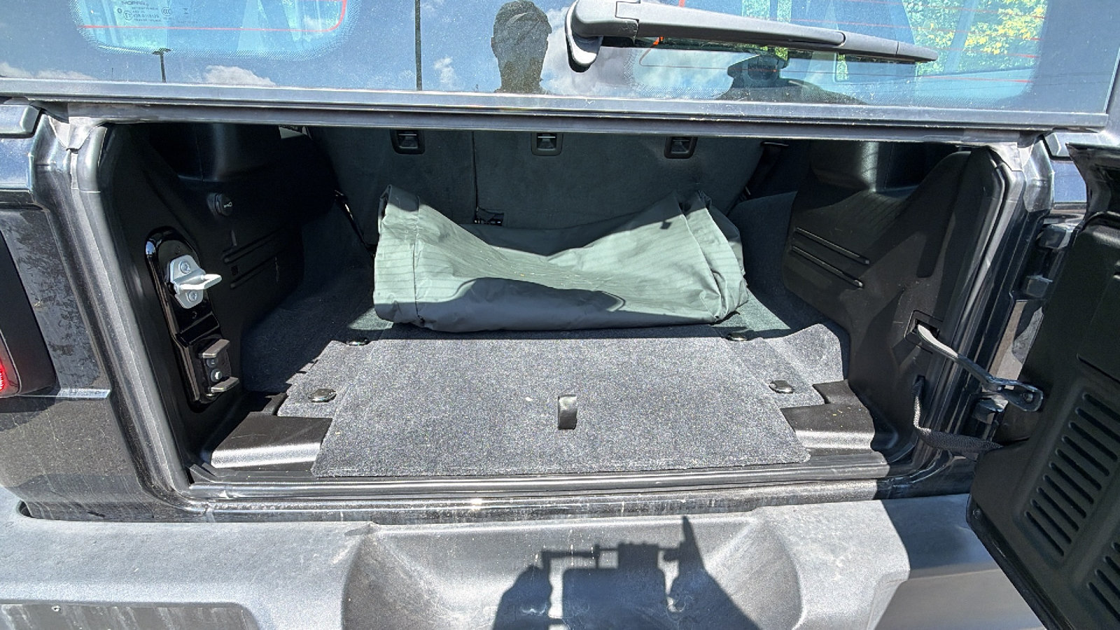 Used 2025 Jeep Wrangler Unlimited Sport AWD/4WD image 13