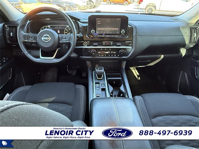 Used 2022 Nissan Pathfinder SV w/ SV Premium Package image 12