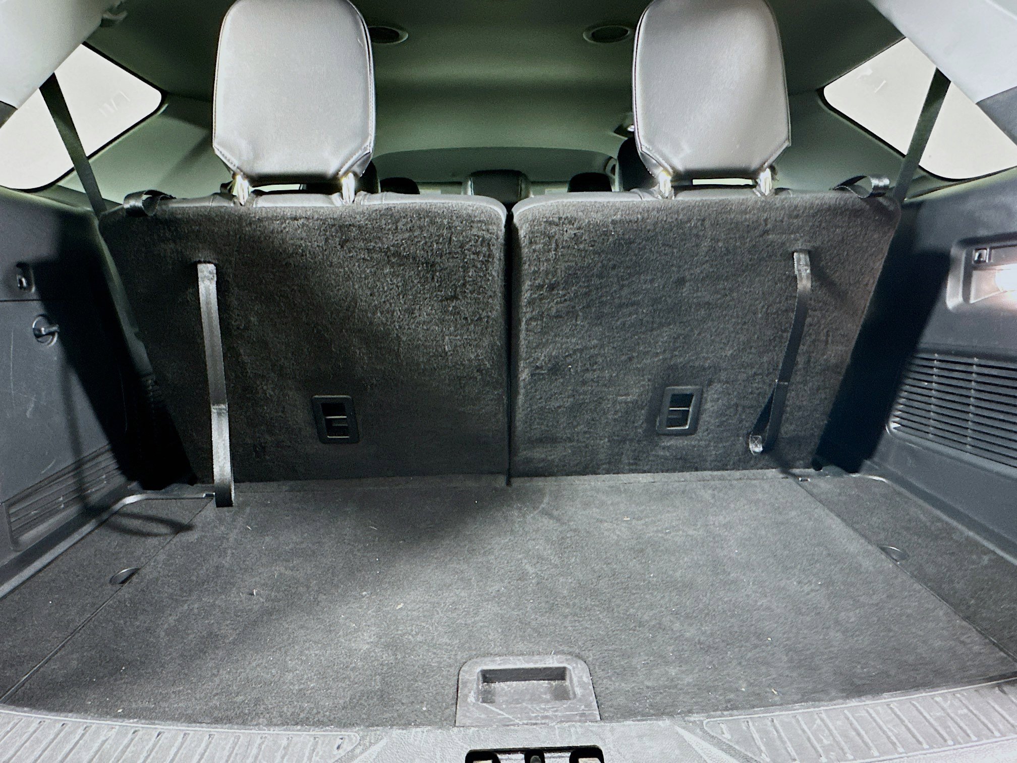 Used 2024 Ford Explorer XLT w/ Equipment Group 202A image 29