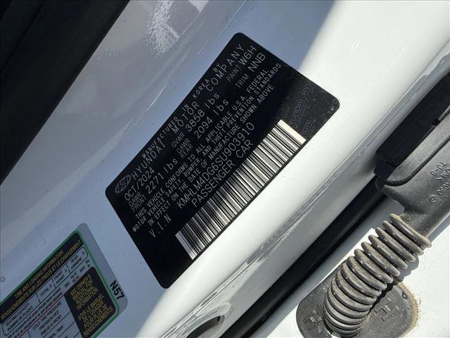 Certified 2025 Hyundai Elantra Sport w/ Cargo Package image 20