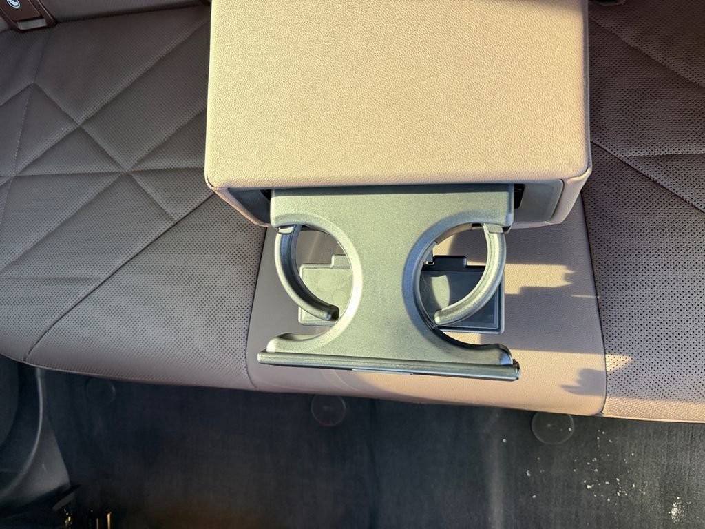 Used 2023 BMW iX xDrive50 w/ Convenience Package image 32