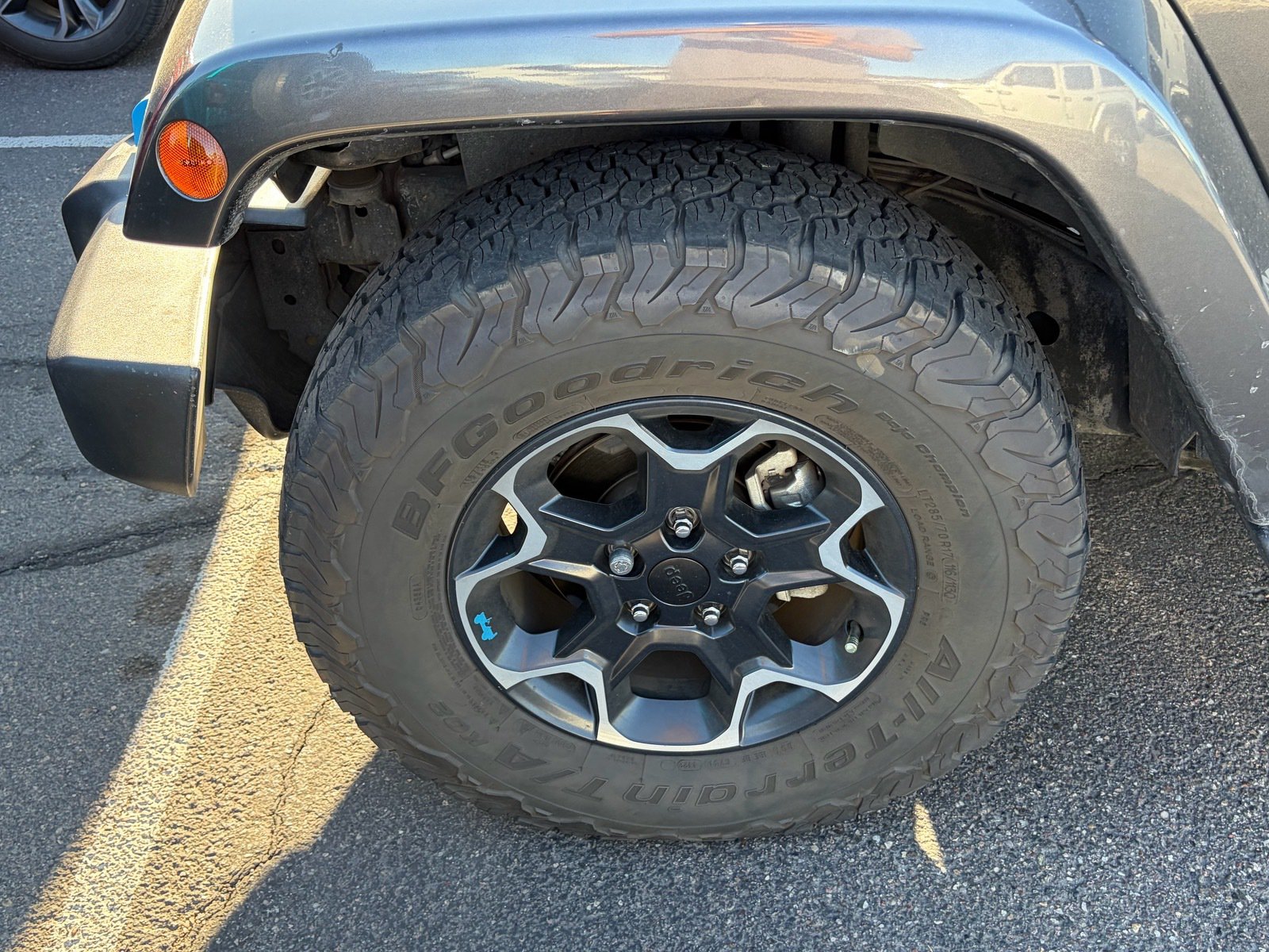 Used 2016 Jeep Wrangler Unlimited Sahara w/ Max Tow Package AWD/4WD image 5