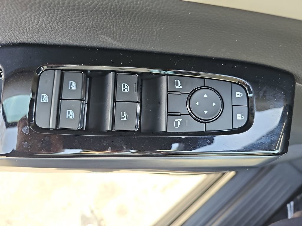 New 2026 Nissan Pathfinder SL w/ SL Premium Package image 32