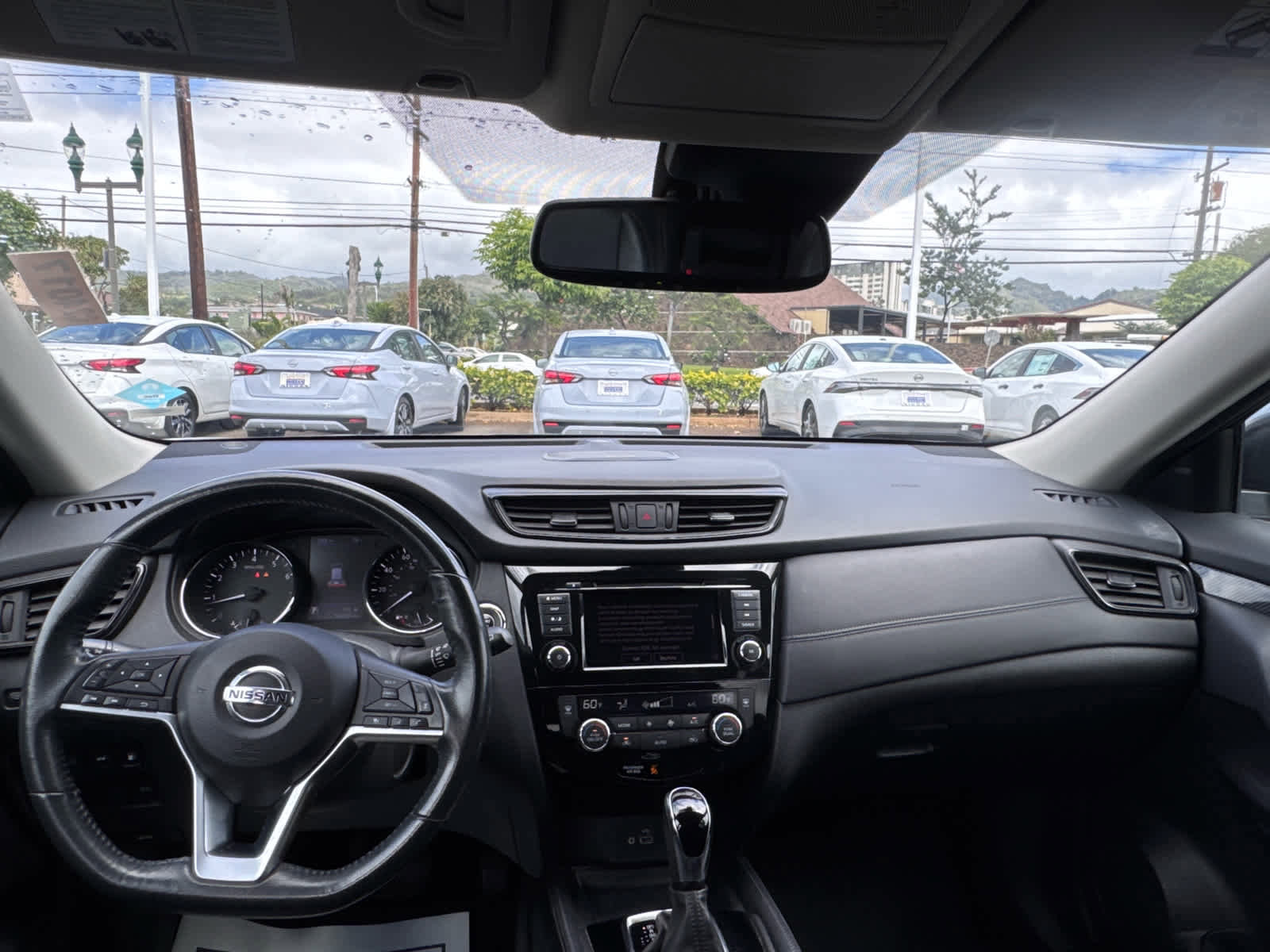 Used 2018 Nissan Rogue SL image 10