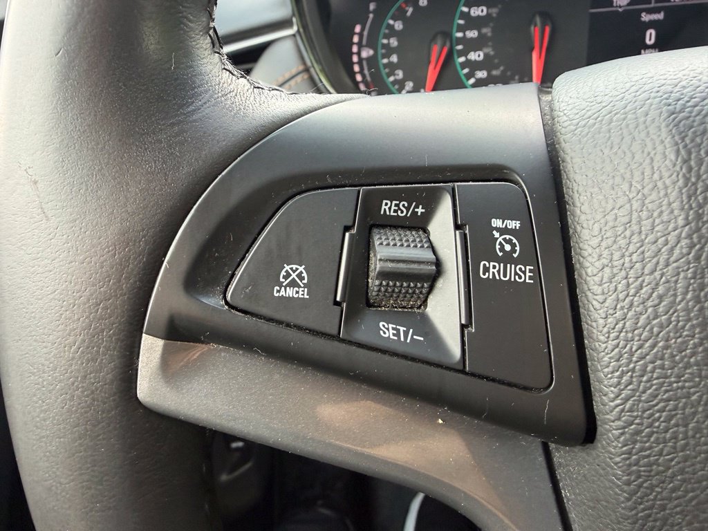 Used 2022 Chevrolet Trax LT w/ LT Convenience Package AWD/4WD image 26