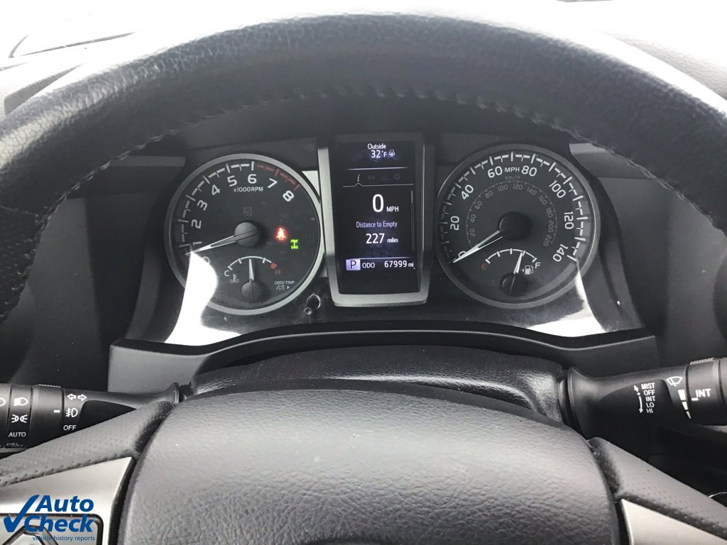 Used 2021 Toyota Tacoma TRD Sport w/ Technology Package image 33