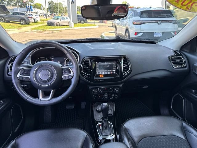Used 2018 Jeep Compass Latitude w/ Popular Equipment Group AWD/4WD image 4