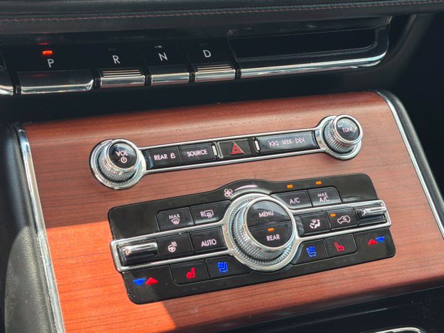 Used 2022 Lincoln Aviator Reserve w/ Equipment Group 201A AWD/4WD image 27