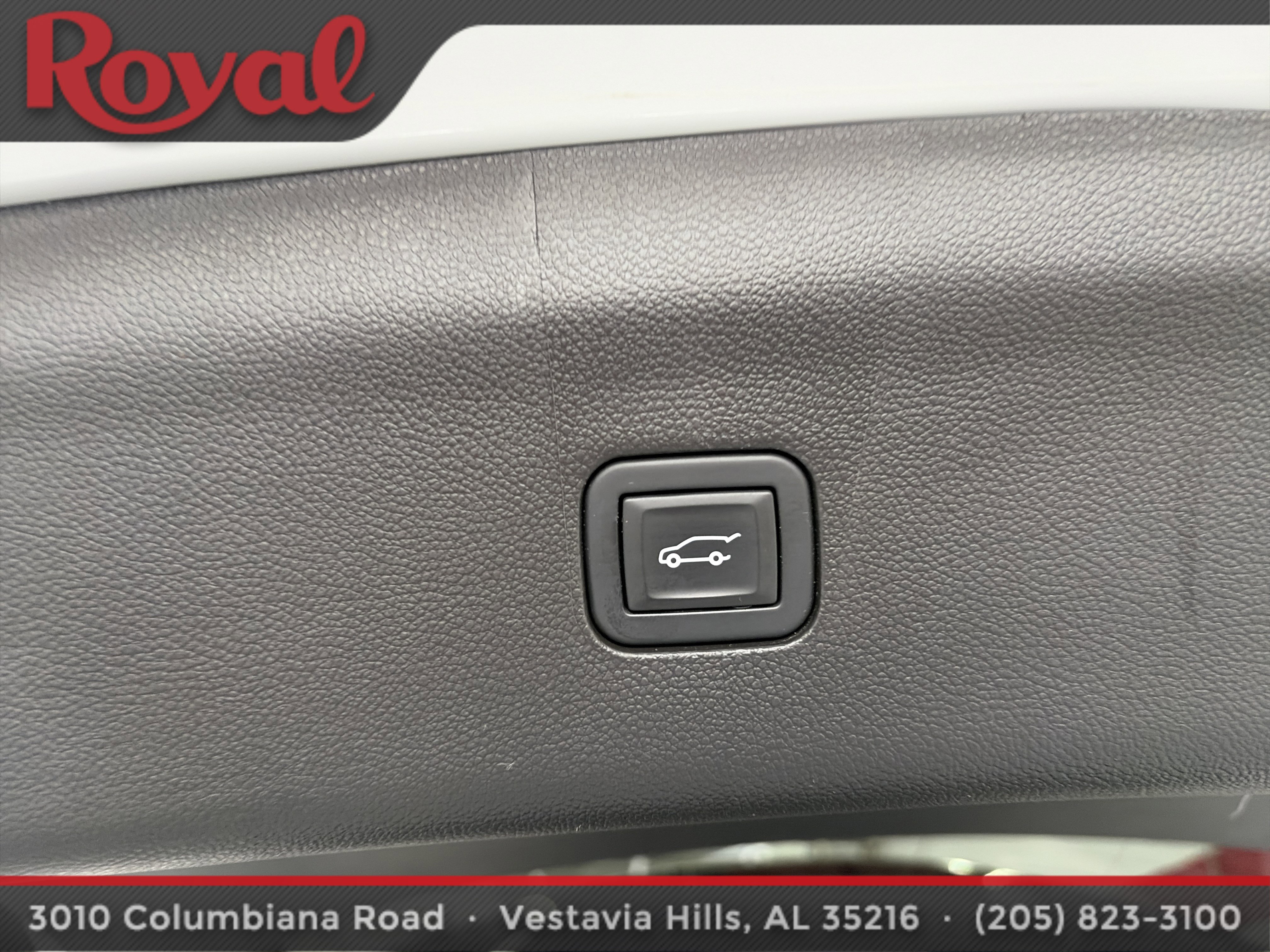 Used 2021 Buick Enclave Essence w/ Sound and Sites Package FWD image 5