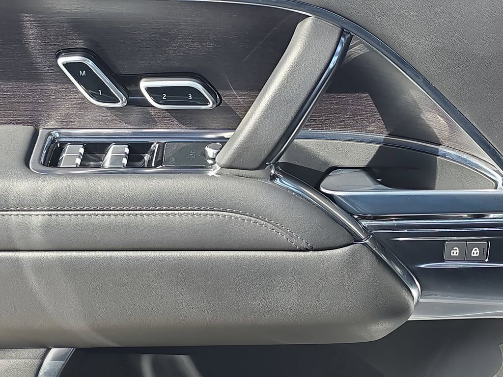 Used 2023 Land Rover Range Rover Autobiography image 29