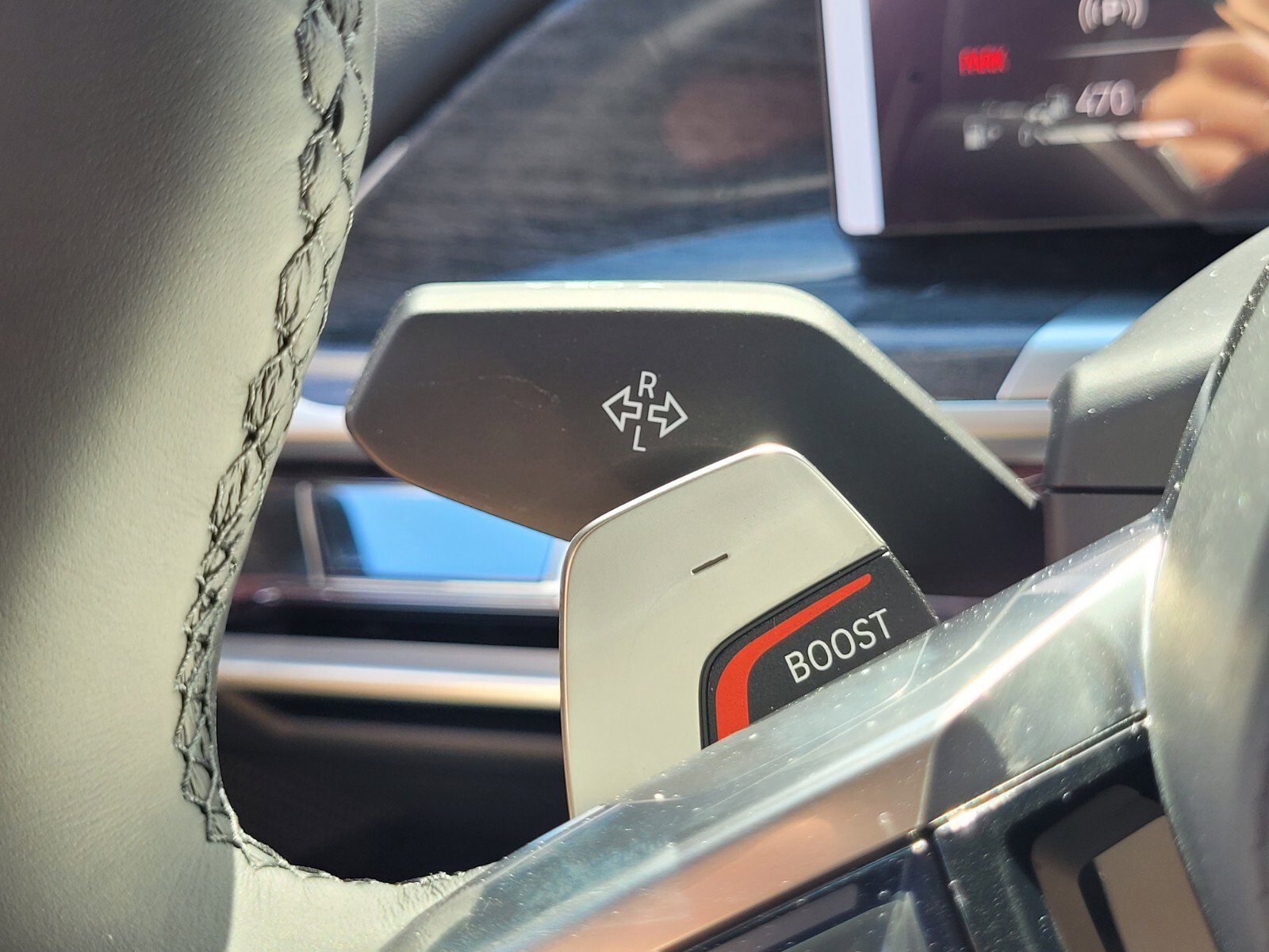 Used 2026 BMW 750e xDrive image 29