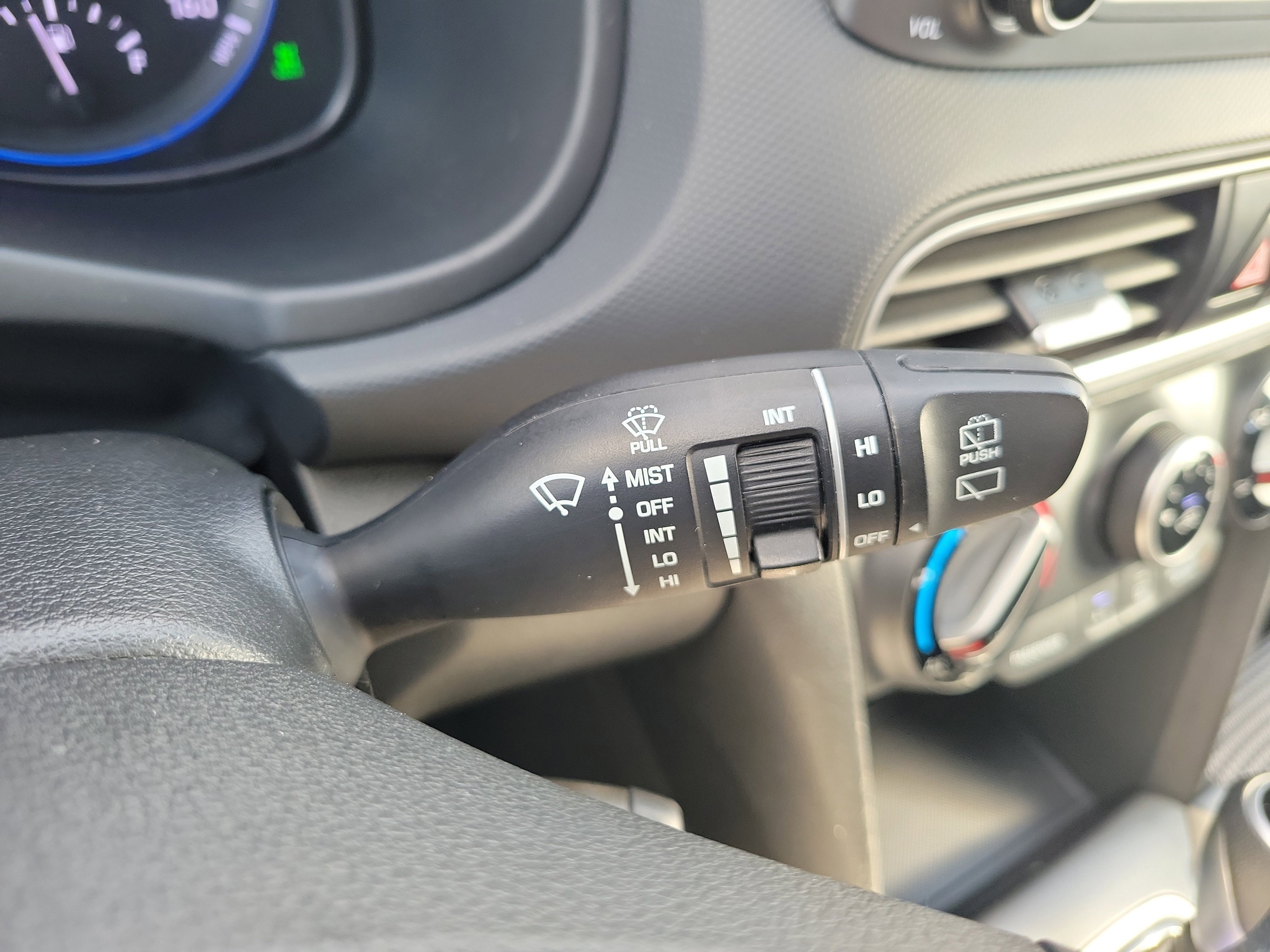 Used 2021 Hyundai Kona SE image 30