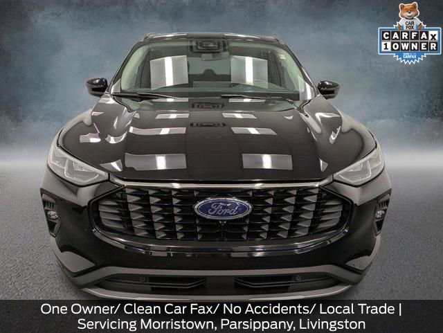 Used 2024 Ford Escape Platinum image 2