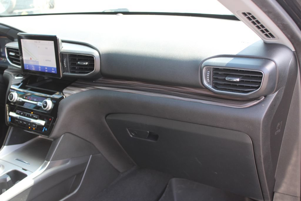 Used 2022 Ford Explorer Limited w/ Equipment Group 301A RWD image 35