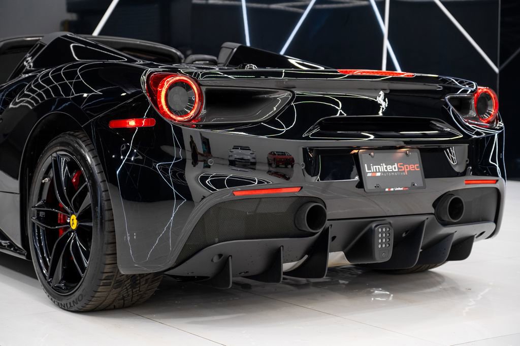 Used 2019 Ferrari 488 Spider image 14