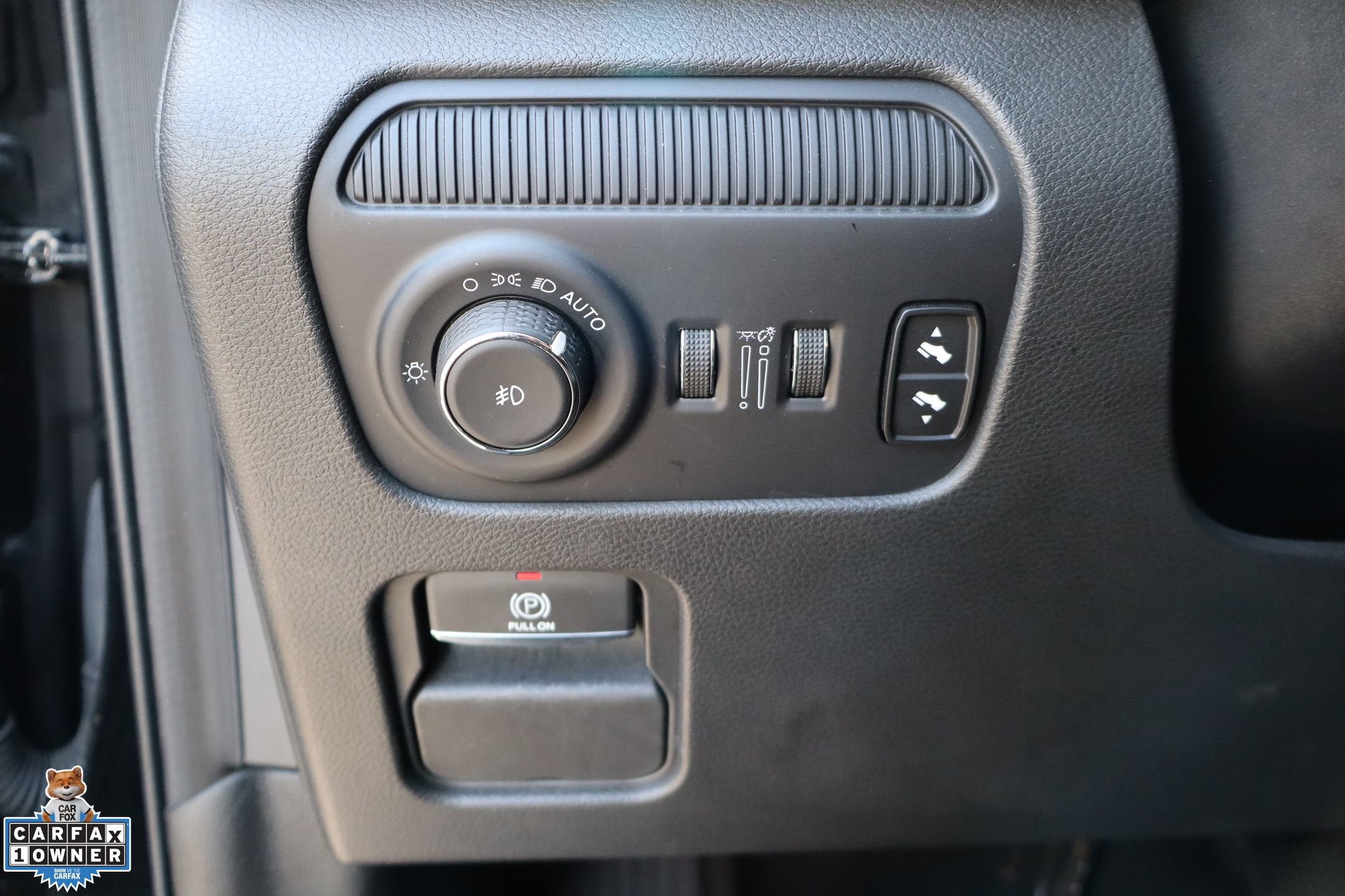 Used 2024 Jeep Wagoneer Series II w/ Flexible Seating Group AWD/4WD image 14
