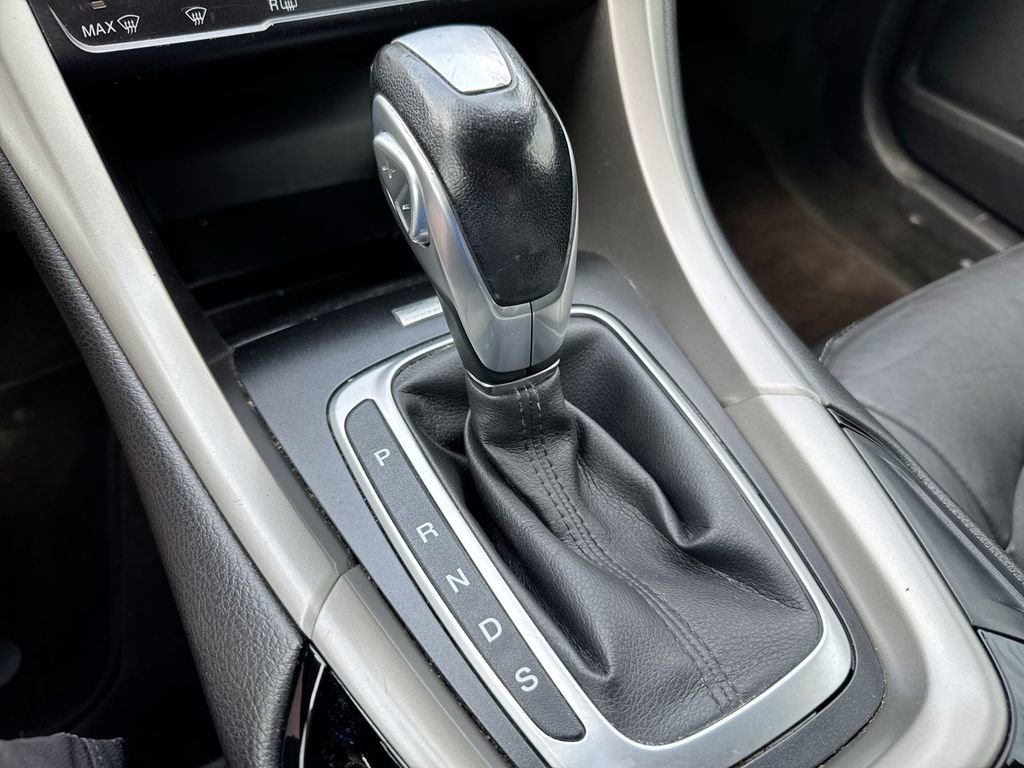 Used 2014 Ford Fusion SE w/ Equipment Group 202A image 16