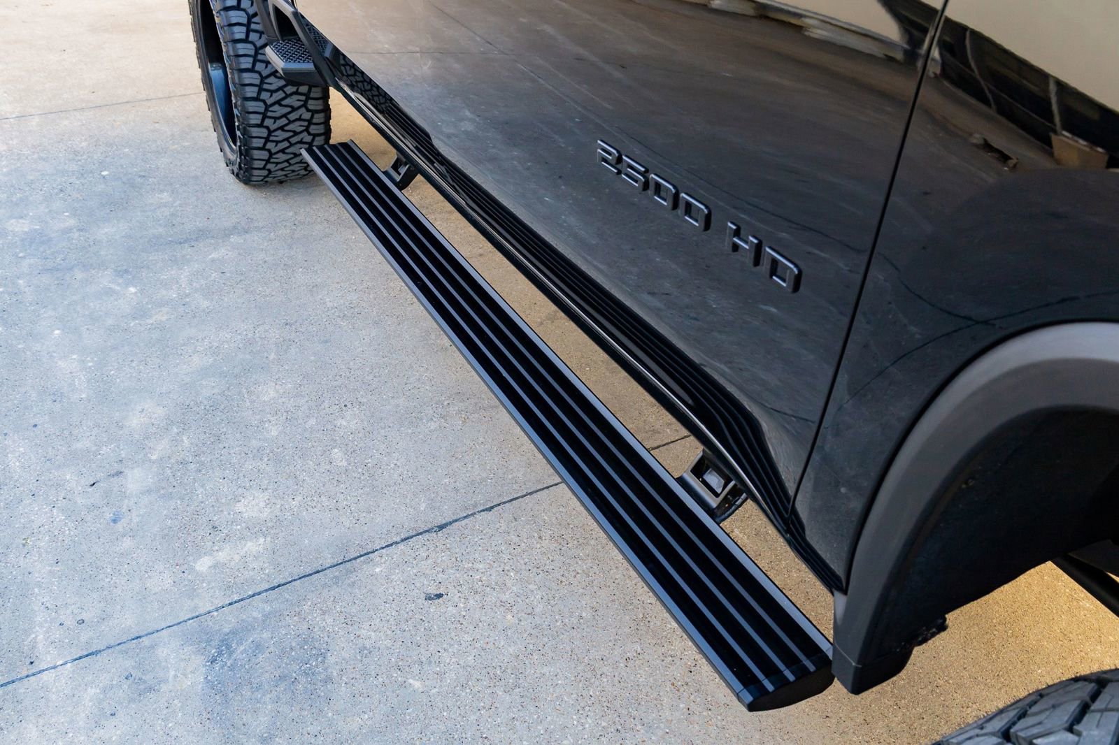 Used 2024 Chevrolet Silverado 2500 LTZ w/ LTZ Plus Package image 13