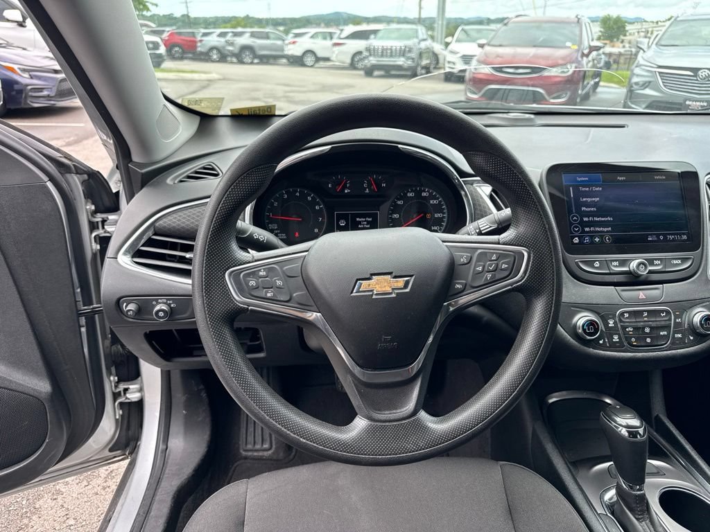 Used 2019 Chevrolet Malibu LT FWD image 13
