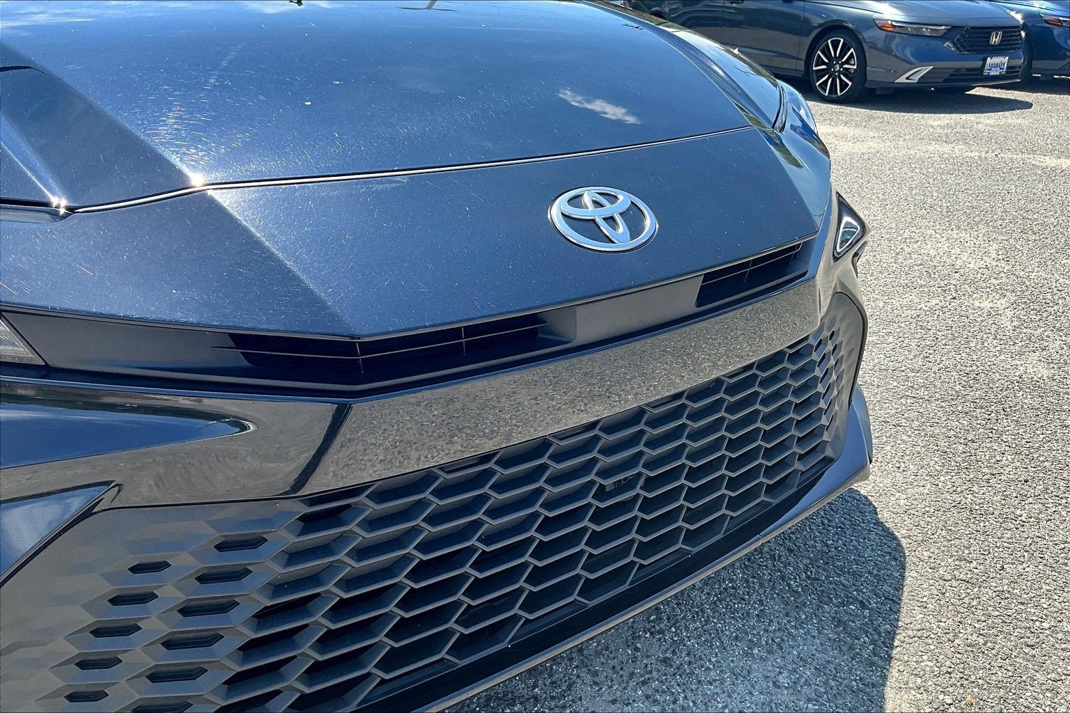 Used 2025 Toyota Camry SE FWD image 29