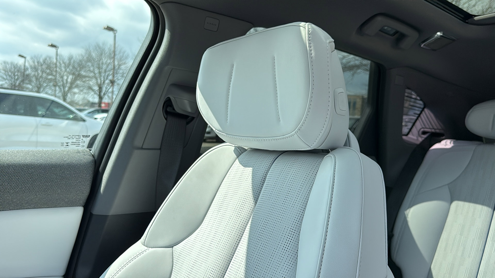 New 2026 Cadillac Optiq Sport 2 w/ LPO, Floor Liner Package AWD/4WD image 22