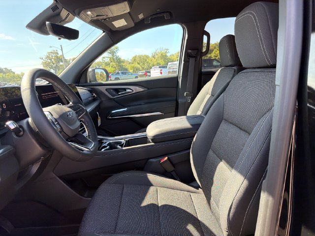 New 2027 Chevrolet Traverse LT w/ Midnight/Sport Edition FWD image 18