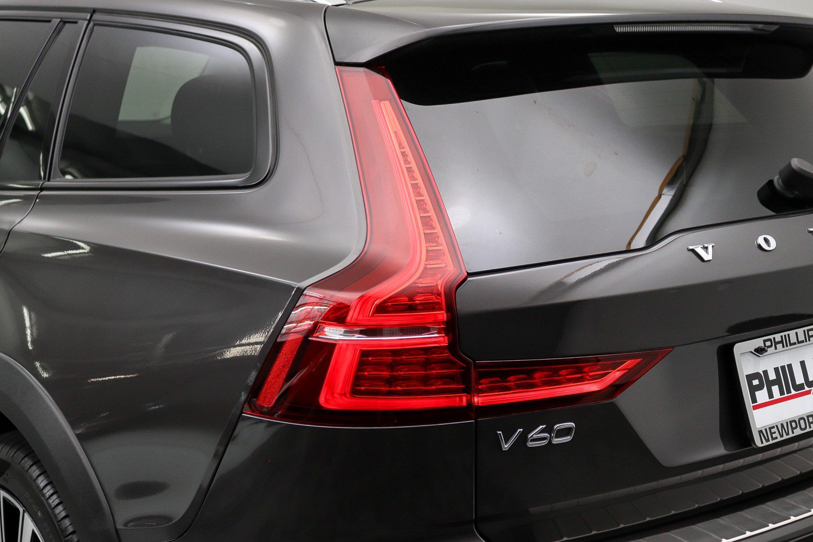 Used 2024 Volvo V60 B5 Cross Country Ultimate w/ Protection Package Premier AWD/4WD image 11