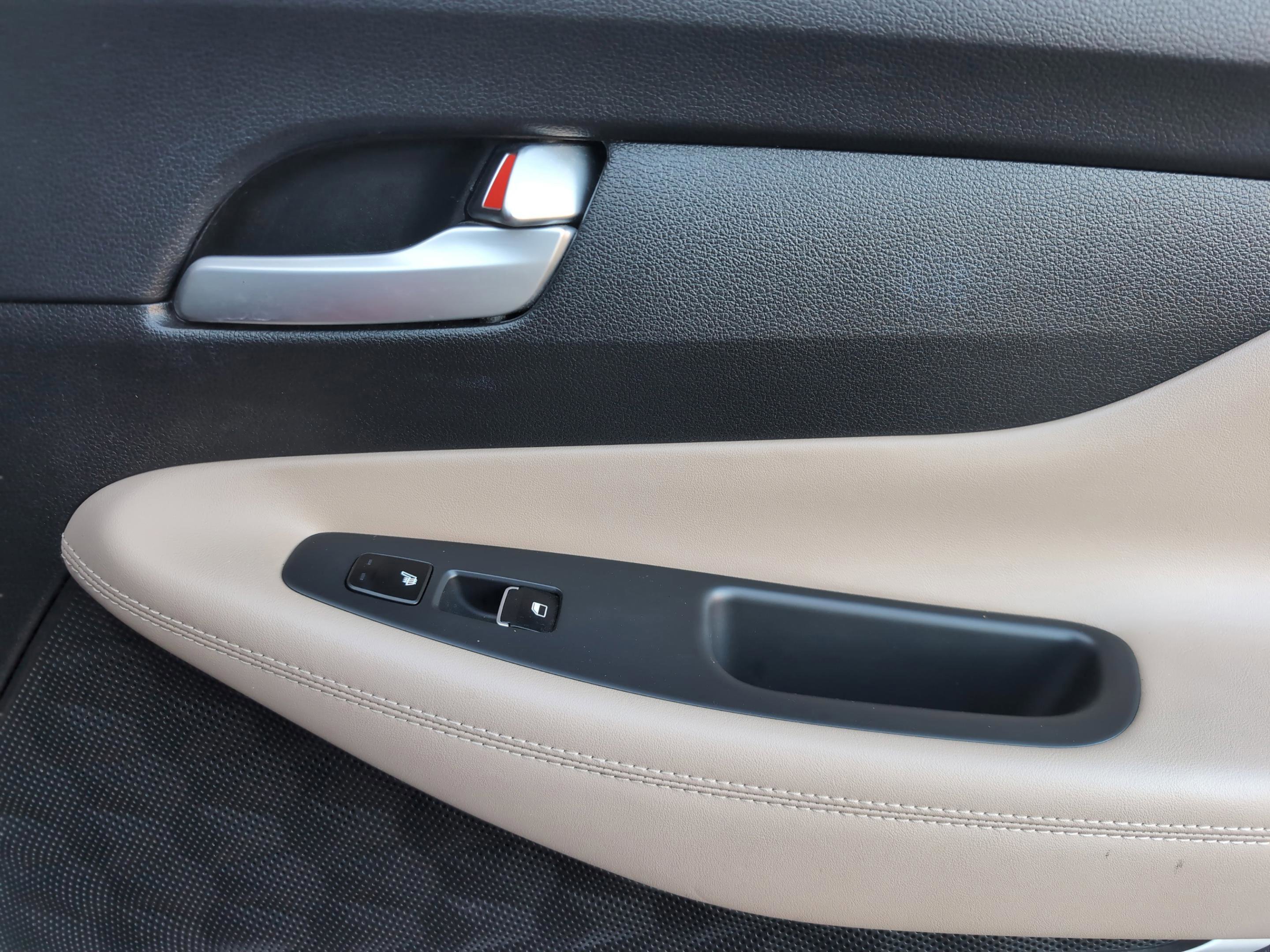 Used 2020 Hyundai Santa Fe Limited image 18