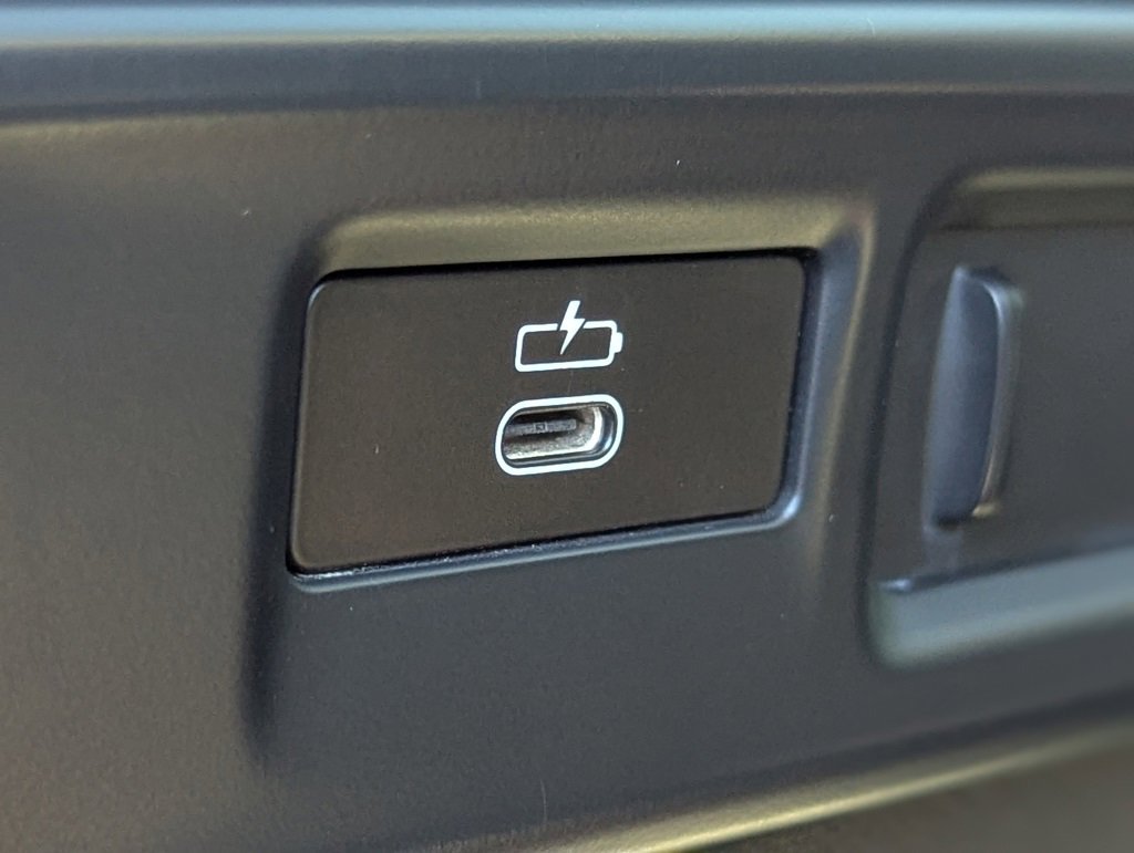 Used 2020 BMW X7 xDrive40i w/ Cold Weather Package image 28