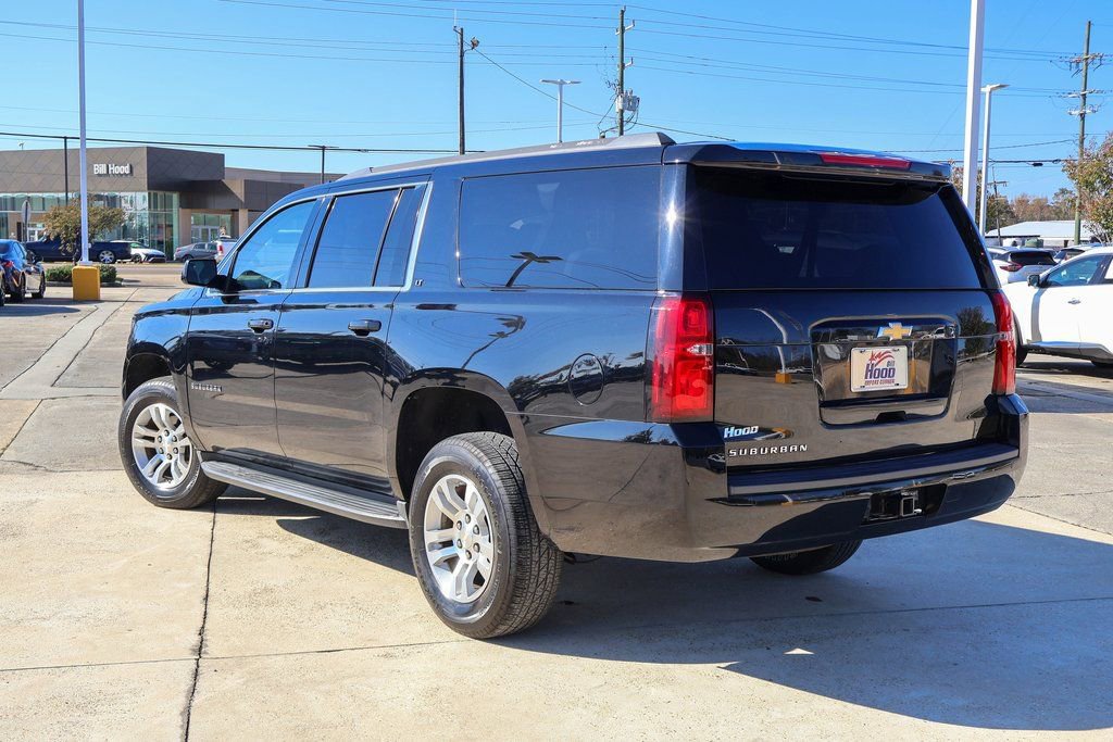 Used 2018 Chevrolet Suburban LT image 2