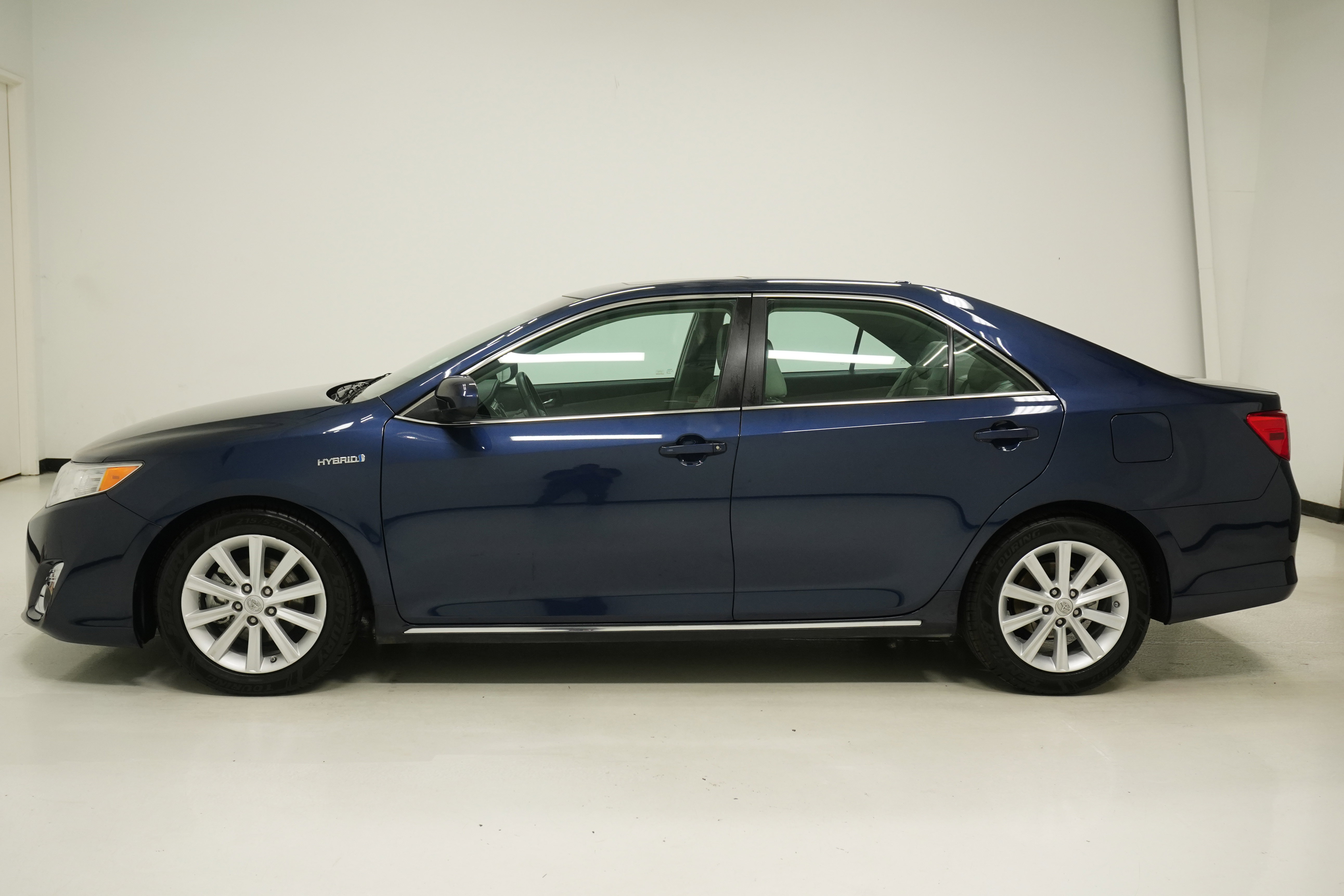 Used 2014 Toyota Camry XLE image 7