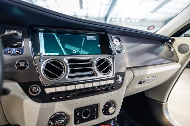 Used 2017 Rolls-Royce Wraith RWD image 41