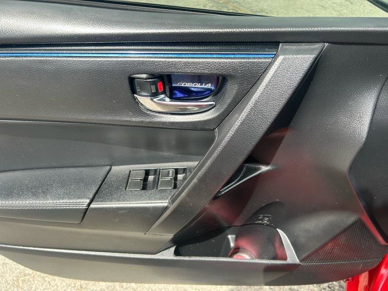 Used 2017 Toyota Corolla SE w/ Carpet Mat Package (TMS) FWD image 7