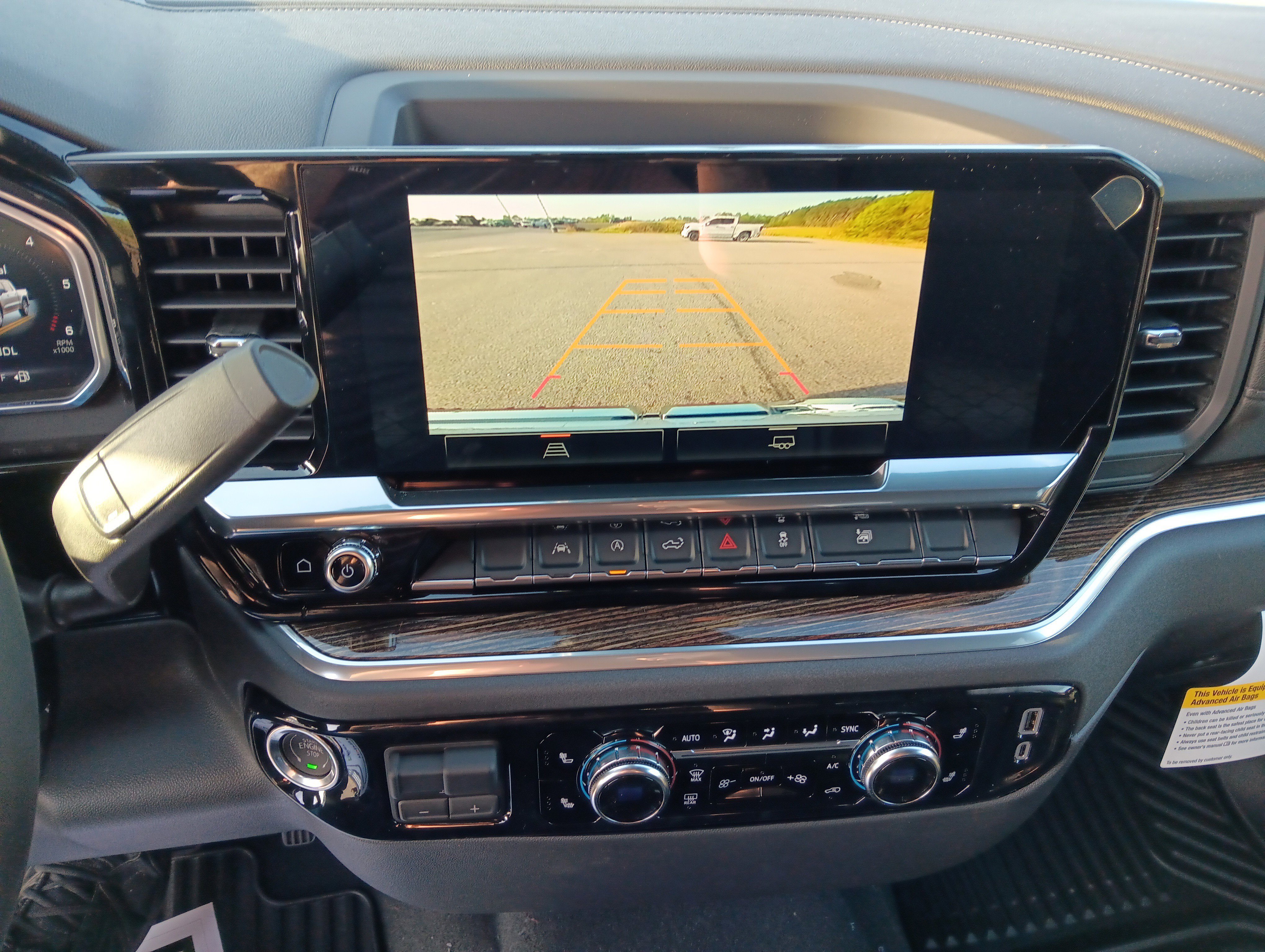 New 2026 GMC Sierra 1500 SLE image 11