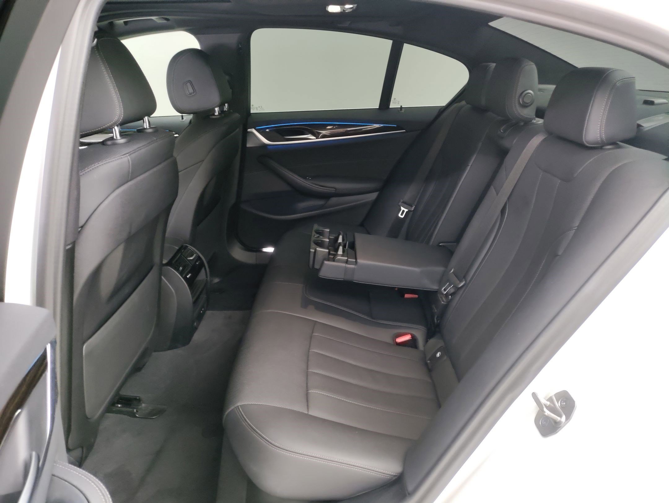 Certified 2023 BMW 530e image 27