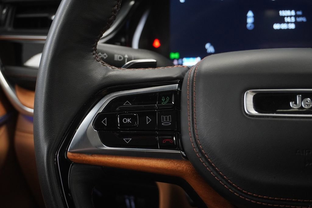 Certified 2025 Jeep Grand Cherokee L Summit AWD/4WD image 40