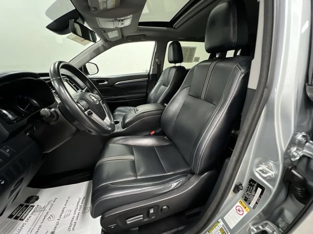 Certified 2017 Toyota Highlander SE AWD/4WD image 21