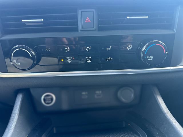 Used 2023 Nissan Rogue S image 19