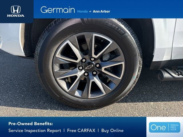 Used 2024 Chevrolet Suburban Z71 w/ Luxury Package AWD/4WD image 3