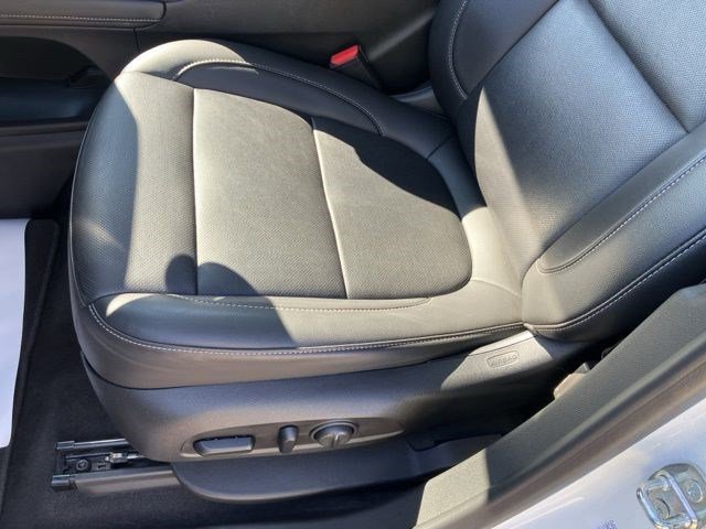 Used 2021 GMC Acadia SLT image 8