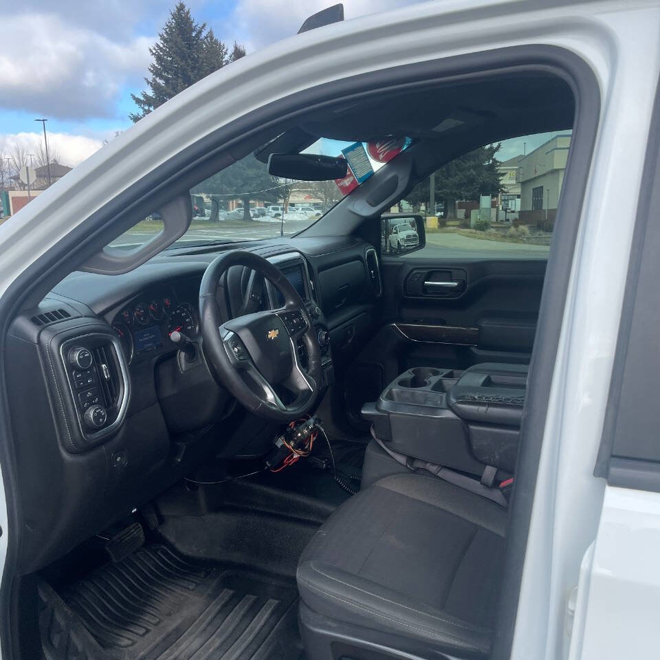 Used 2020 Chevrolet Silverado 1500 LT w/ Fleet Comfort Package AWD/4WD image 11