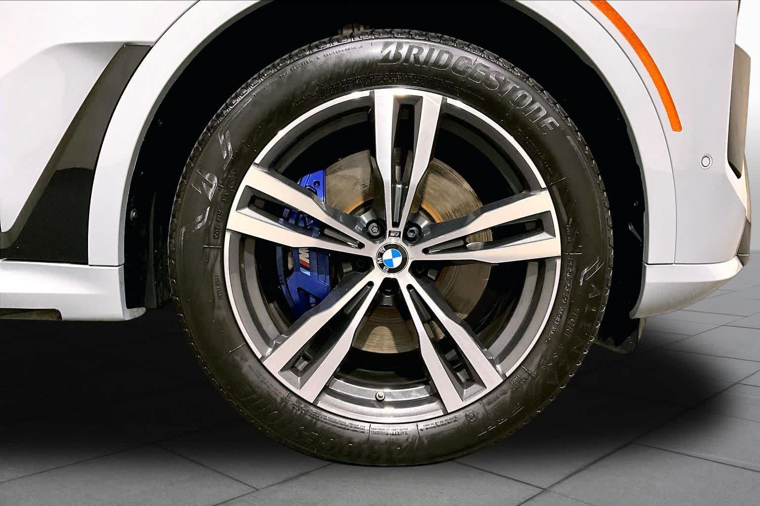 Used 2025 BMW X7 xDrive40i w/ M Sport Package AWD/4WD image 10