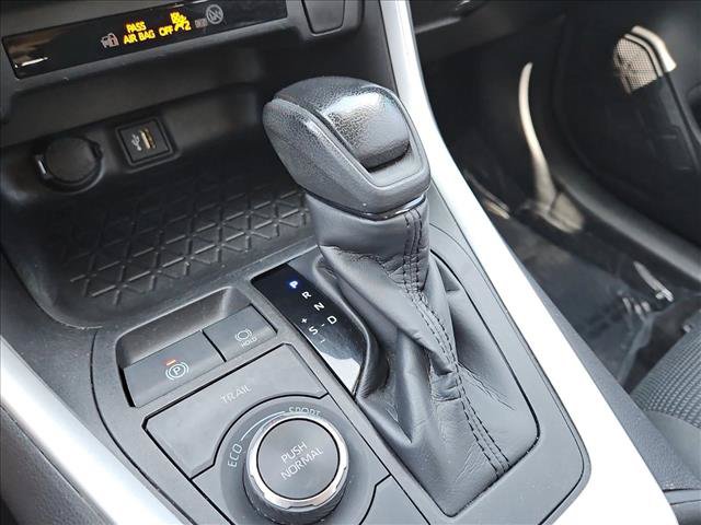Used 2023 Toyota RAV4 LE AWD/4WD image 12