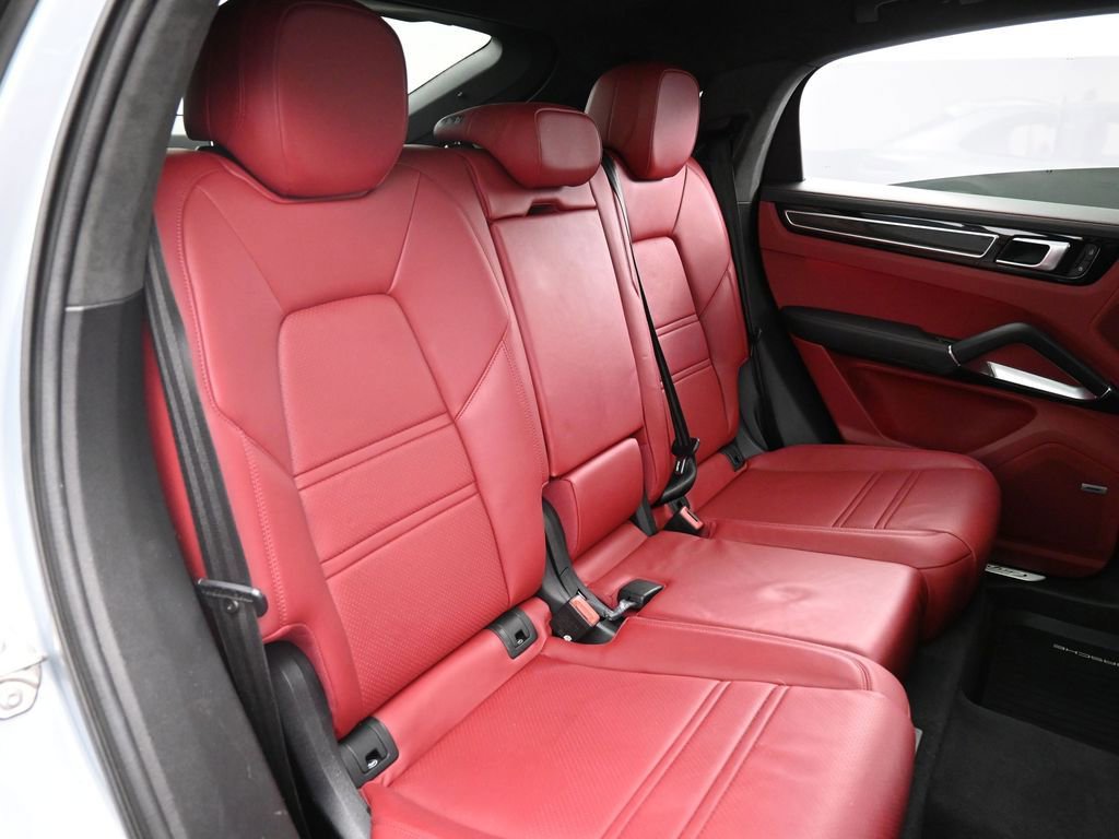 Certified 2022 Porsche Cayenne Turbo AWD/4WD image 27