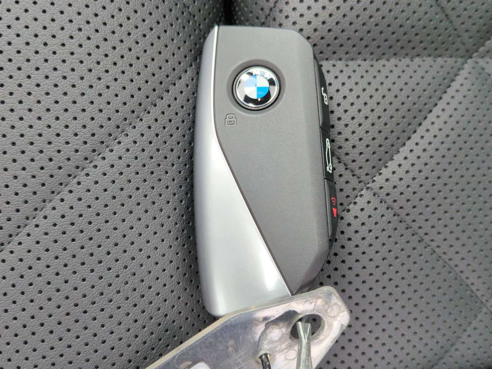 Used 2026 BMW X5 xDrive50e w/ M Sport Package AWD/4WD image 36